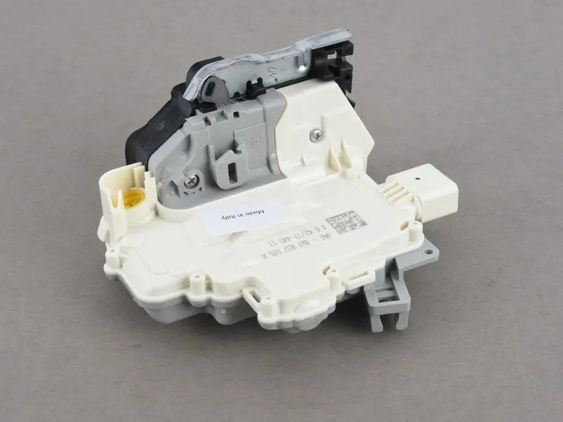 door latch 9A783721501