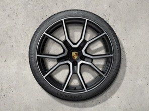 Set di ruote e pneumatici invernali da 21 pollici RS Spyder, verniciati in nero (satinato-lucido). Porsche Taycan (MK2) 2024>> - 9J1073603MM - 9J1073603MM