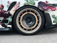 Cerchio posteriore EVO Aero disc in fibra di carbonio. Porsche 992.1 GT3 RS con cerchi in alluminio