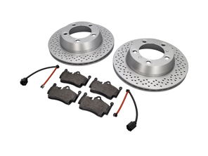 后刹车片和刹车盘套件。保时捷 981 - 98735240101, 98735293903, 98160916300