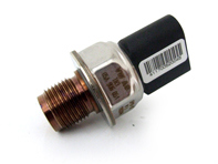 Kraftstoffdrucksensor. Porsche 958 Cayenne / Macan / Panamera - 95860623030