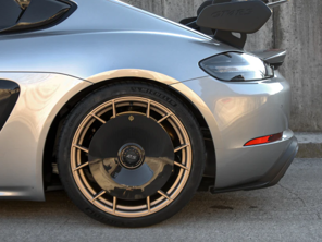 Llanta trasera de disco aerodinámico de fibra de carbono para llantas de aleación. Porsche 718 GT4 RS.