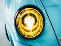Juego de faros LED con reflector amarillo y lente transparente para el lado izquierdo del conductor. Porsche 911 / 964 - 91163111302, 91163102400, 91163111300