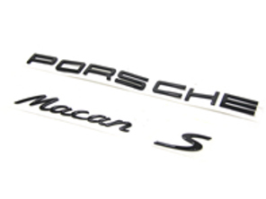 'PORSCHE Macan S'-embleem achter, in zwart (hoogglans). Porsche Macan - 95B04480281041, 95B04480281