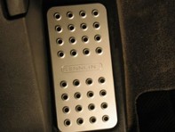 Rennline Dead Pedal perforiert. Porsche 955/957 Cayenne - P18