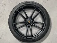 20'/21' 911 Turbo S, in Schwarz (Seidenglanz) Alufelgen & Winterreifen Original Porsche für 992 (911) GTS Modelle - 992044601BA