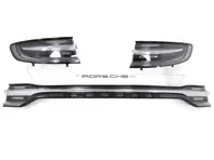 Feux arrière à LED avec panneau lumineux, assombris. sigle "PORSCHE" de couleur noire Porsche Macan II - 95B04490502, 95B945091N, 95B945092N, 95B945208FY, 95B853687A