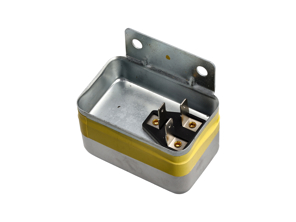 Spannungsregler für Lichtmaschine. Porsche 911 1969-81 / 914 >>1971 - 90160320602, 5DR 004 243-111, 5DR 004 243-041, 5DR004243111, 5DR004243041, 0120400665, 0190085001, 0190600001, 0190600002, 0190600004, 0190600005, 0190600006, 0190600007, 0190600008, 0190600009, 0190600010, 0190600011, 0190600012, 0190600013, 0190600014, 0190600016, 0190600018, 0190600020, 0190600021, 0190601001, 0190601002, 0190601003, 0190601006, 0190601007, 0190601008, 0190601009, 0190601010, 0190601012, 0190601013, 0190601017, 0192032001, 0192062001, 01920, 90160320603, 91160320613 - GER024