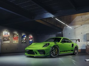 Manthey Performance Aerokit. Porsche 991.2 GT3 RS with GT2 RS magnesium wheel set - 99151226598G2X, 99151226599A3G