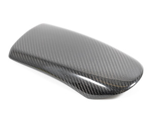 Bracciolo per console centrale Rennline in fibra di carbonio. Porsche 986Boxster/996 - 99655215502A10, 99655215502C50, 99655215502S30, 99655215504A18, 99655215504C18, 99655215504S18, 99655215504G18, 99655215504B18, 99655215504A12, 99655215504C52, 99655215504S32, 99655215504G12, 99655215504J32, 99655215503A11, 99655215503C51, 99655215503S31, 99655215503J31, 99655215503M31, 99655215503G1199655215503D12, 99655215503T12, 99655215503P12, 99655296500VRK, 99655296500C51, 99655296500S31, 99655296500G11, 99655296500J31, 99655296500M31, 99655296500D12, 99655296500T12, 99655296500P12