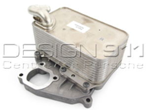 Kühlerölkühler am Motor. Porsche Cayenne / Macan / Panamera - 95810727121