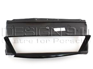 Mittlerer Luftkanal der vorderen Stoßstange. Porsche 970 Panamera - 97057598204