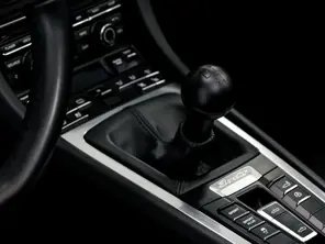 Schwarzer klassischer Schaltknauf aus Aluminium für 6 Gänge. Porsche 981 Boxster / 981 Cayman / 718 Boxster / 718 Cayman - 981424075008YR, 981424075252W0, 981424980038YR, 98142498003N11, 98142498003PL1, 981424980036U7, 981424980037A0, 981424980038C0, 981424980039H6, 98142498003DSY, 98142498003DVG, 981424980048YR, 98142498004n11, 98142498004PL1, 981424980046U7, 981424980047A0, 981424980048C0, 981424980049H6, 981424980058YR, 98142498005N11, 98142498005PL1, 981424980056U7, 981424980057A0, 981424980058C0, 981424980059H6, 982711141P, 982711141Q, 982711141AK, 982711141R, 982711141AL, 982711141L, 982711141S, 982711141AM