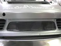 Malla de alambre de la rejilla central del paragolpes delantero. Porsche 718 Boxster y Caimán