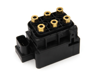 Bloc de soupapes de suspension pneumatique. Porsche 970 Panamera/Cayenne (9PA/92A) - 97035815304, 97035815303, 97035815302, 95535903000, 95535903001, 95835890300, 95835903001, 95535890300, 7P0698014 - VB-3470, 83609001