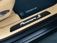 Listelli sottoporta in fibra di carbonio illuminati. Porsche Panamera 2012>> - 97004480237, 97004480238, 97004480239, 97004480240, 97004480241, 97004480242, 97004480243