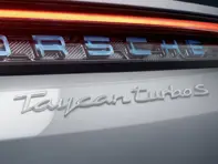 Insigne arrière TAYCAN TURBO S, apprêté. Porsche Taycan Turbo / Turbo S - 9J104480008G2X, 9J104480008