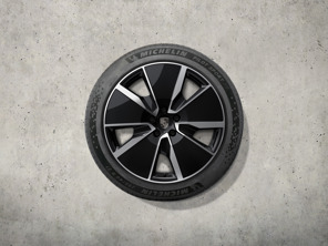 21" Macan Turbo design zomervelg-en-bandenset, hoogglans zwart. Porsche Macan-e - 95C044660C