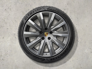 Ensemble de roues et pneus d'hiver Taycan Tequipment Design de 20 pouces. Porsche Taycan (MK2) 2024>> - 9J1073603GG - 9J1073603GG