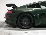 Cerchio posteriore EVO Aero disc in fibra di carbonio. Porsche 992.2 GT3 con cerchi in alluminio