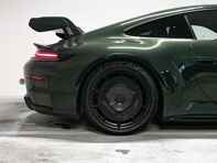 EVO Aero disc achterwiel van koolstofvezel. Porsche 992.2 GT3 met aluminium velgen.