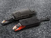 Porta llaves en Alcántara. Porsche 991 / 958 Cayenne / 970 Panamera / 981 Boxster/Cayman / Macan / 718 Boxster/Cayman - 000044001107T2, 000044001108E9, 00004400110M2A, 00004400110N13