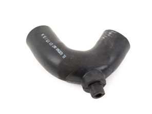 Abgewinkelter Kühlwasserschlauch. Porsche 924 - 047121175