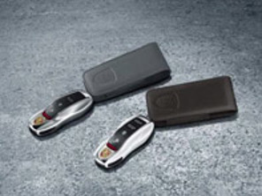 Key pouch in leather. Porsche 991 / 958 Cayenne / 970 Panamera / 981 Boxster/Cayman / Macan / 718 Boxster/Cayman - 97004400040, 97004400041, 97004400042, 97004400043, 97004400044, 97004400045, 97004400046, 97004400047, 97004400048, 97004400049, 97004400050, 97004400051, 97004400052