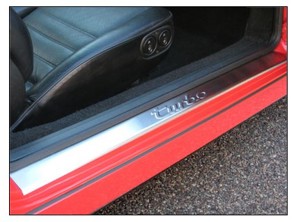Ensemble de plaques en acier inoxydable Rennline avec logo TURBO. Porsche 944/924/968 - SP11
