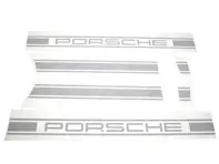 带 PORSCHE 徽标的侧面装饰条。保时捷 9YA 卡宴 - 9Y008887017, 9Y008887018, 9Y008887019, 9Y008887020, 9Y0088095B, 9Y0088095D, 9Y0088095C, 9Y0088095E
