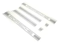 带 PORSCHE 徽标的侧面装饰条。保时捷 9YA 卡宴 - 9Y0088870, 9Y008887037, 9Y008887038, 9Y008887039, 9Y008887040, 9Y0088095G, 9Y0088095H, 9Y0088095J, 9Y0088095F - 9Y0088095G, 9Y0088095H, 9Y0088095J, 9Y0088095F