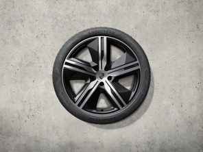 22 英寸 Macan Exclusive 设计夏季车轮和轮胎套件，高光黑色。保时捷 Macan-e - 95C044660N