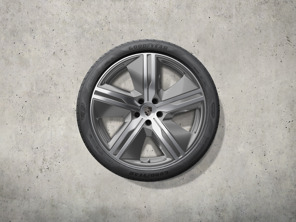 22 英寸 Macan 专属设计夏季车轮和轮胎套件，铂金银色。保时捷 Macan-e - 95C044660M