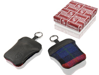 Porte-clés tartan rouge avec écusson Porsche en relief - PCG91110010