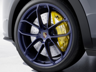 Rear 22-inch GT Design Alloy wheel, in Ocean Blue Pearl effect. Porsche 9YA / 9YB Cayenne - 9Y3601025APIG4, 9Y3601025BAIG4
