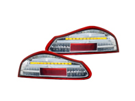 Indicatore di direzione posteriore a LED, contorno rosso / lente trasparente. Porsche 986 Boxster - 98663144504, 98663144604, 00004490067 - EU-74-BOX-R-15