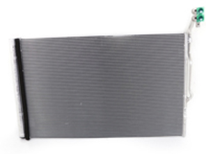 Radiateur climatisation (air conditionné) condenseur. Porsche 958 Cayenne 4.8L Turbo - 95857311103, 95857311101
