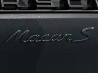 Stemma posteriore MACAN S, primerizzato. Porsche Macan II / Macan II S - 95B04481571G2X, 95B04481571