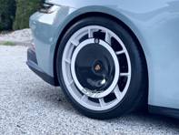Aero disc rear wheel carbon fibre for Magnesium Wheel. Porsche 992 ST